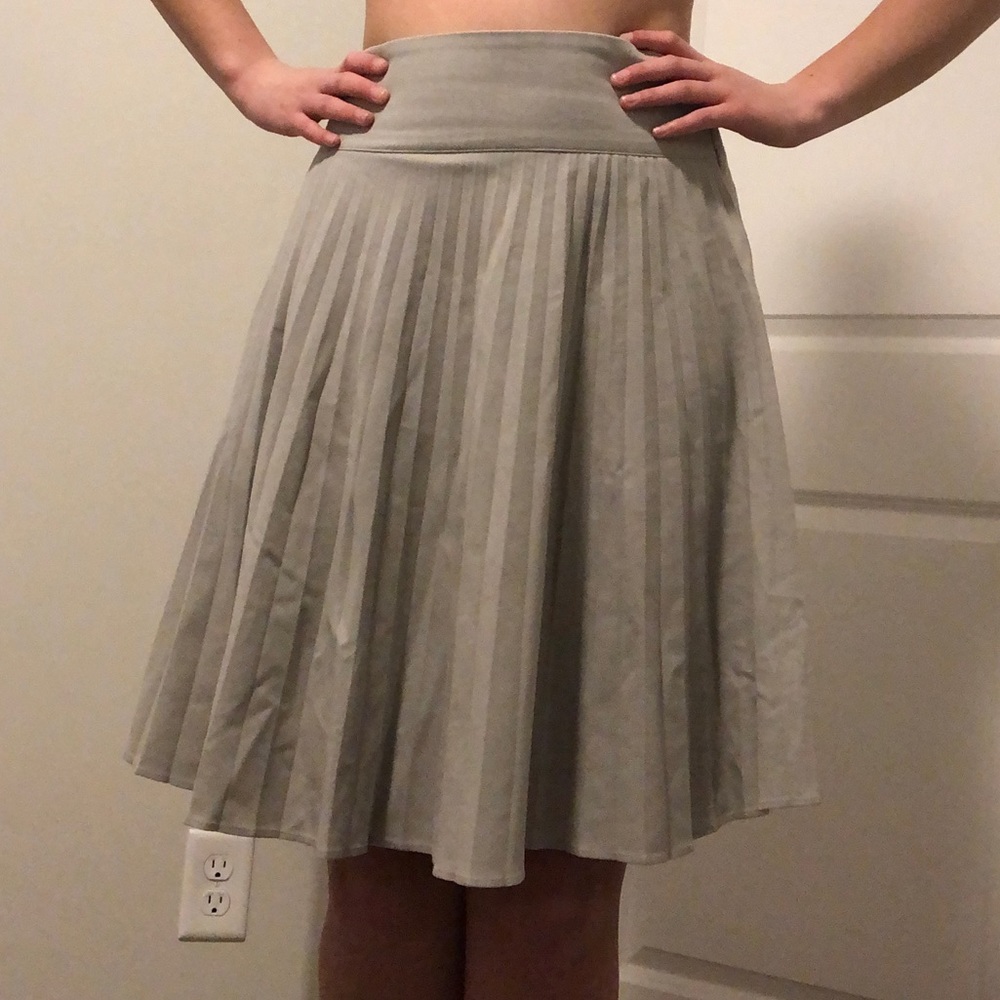 Grey skirt